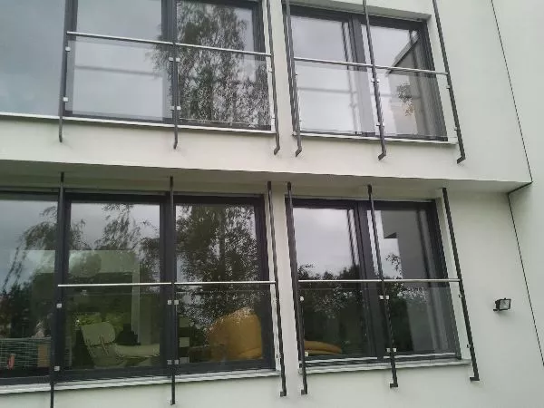 Balkontürsicherung mit Glaselementen