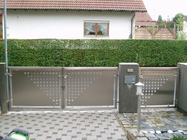 Gartentor mit Innenfüllung