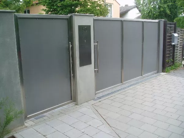 Gartentoranlage mit Sichtfüllung